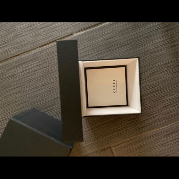 Gucci Watch - Picture 5 of 8